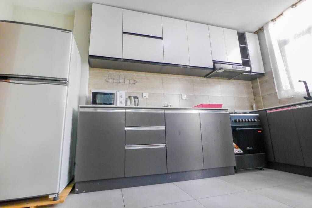 Ultra Modern Apartment In Nyarutarama Kigali Exterior photo